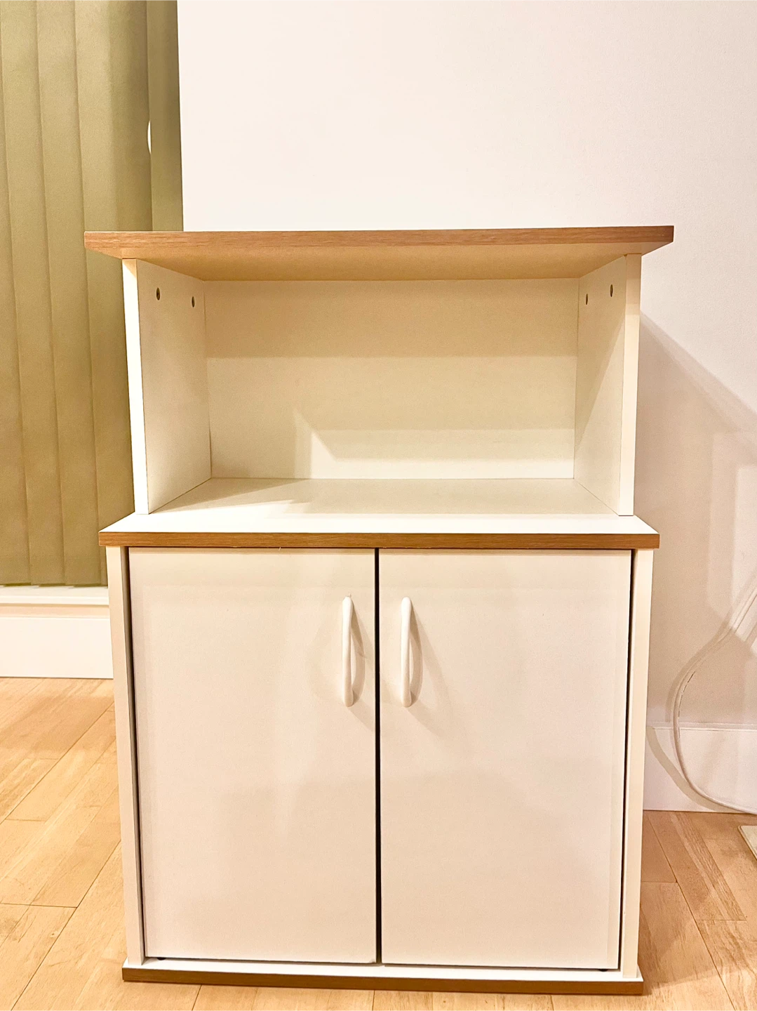 FREE Storage Shelf Cabinet (Great condition) - photo 2