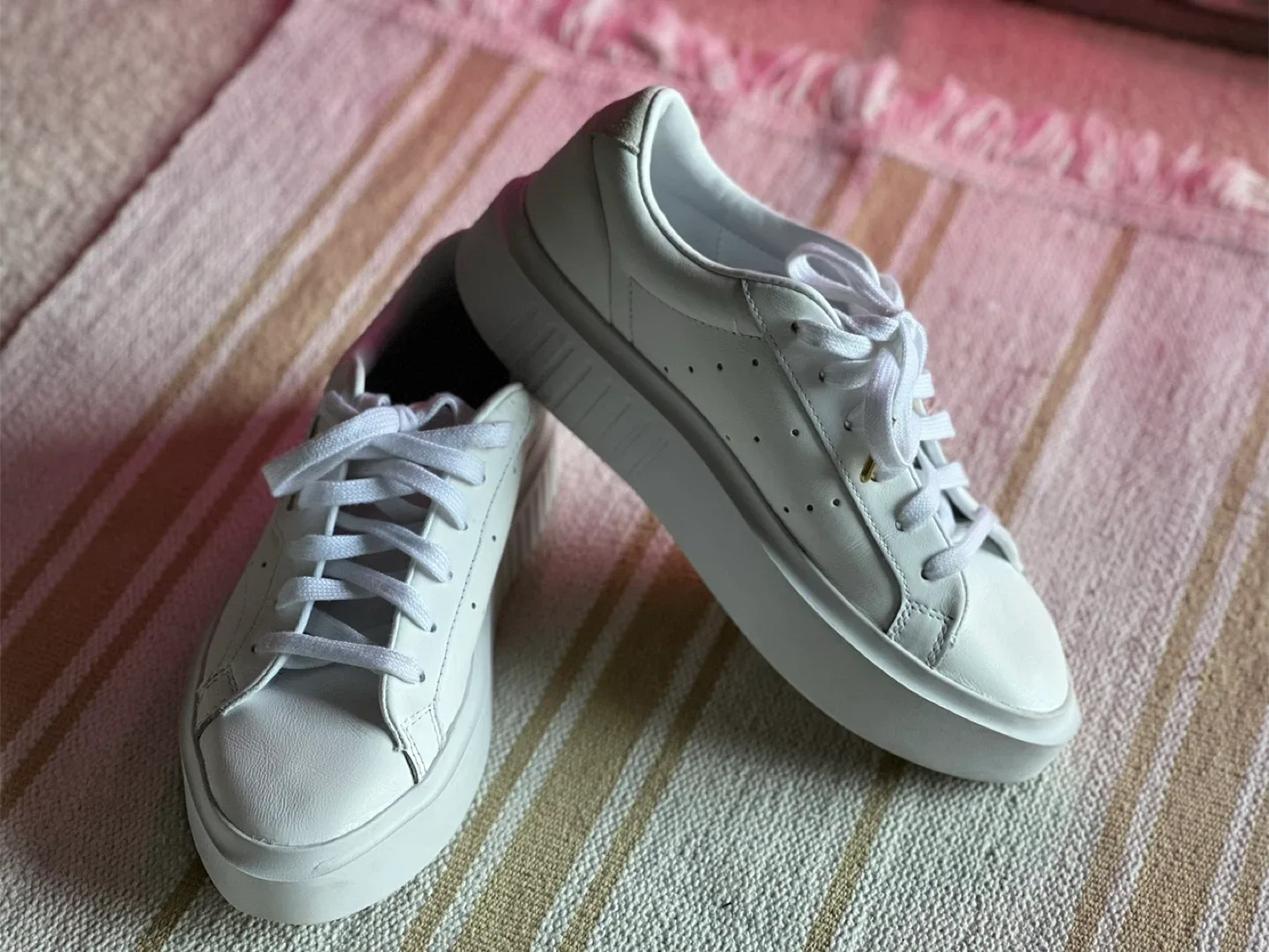 Adidas Sleek Super Women's White Sneakers image indicator(2)