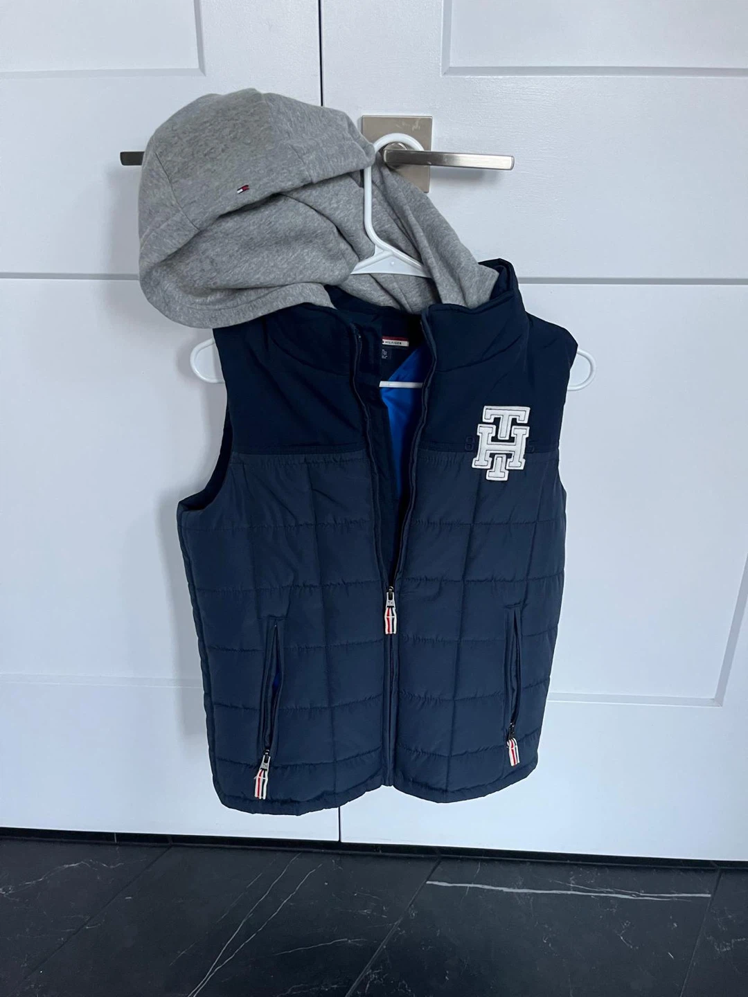 Tommy Hilfiger boys Puffer Vest with Hood - XL