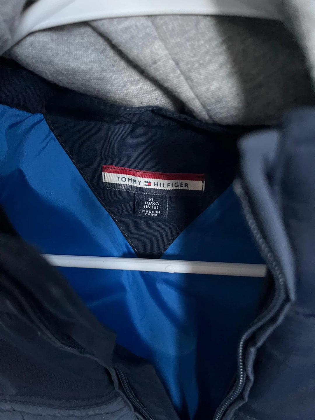 Tommy Hilfiger boys Puffer Vest with Hood - XL - photo 3