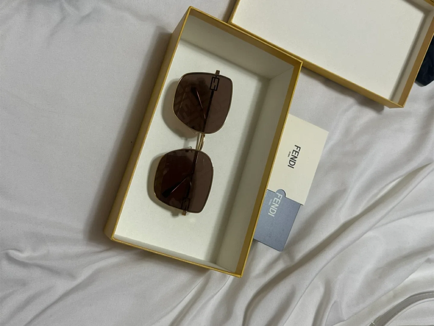 BNIB - authentic Fendi Baguette Sunglasses - Brown image indicator(5)