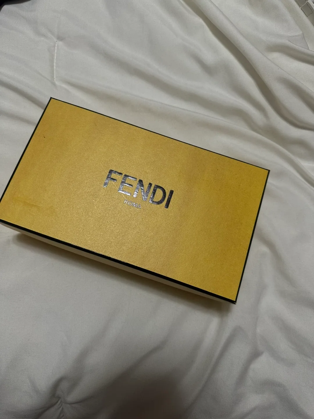 BNIB - authentic Fendi Baguette Sunglasses - Brown image indicator(3)