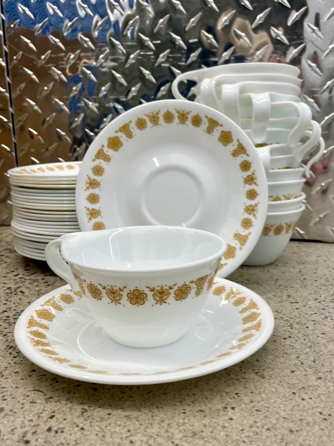 Vintage Pyrex Butterfly Gold thumbnail