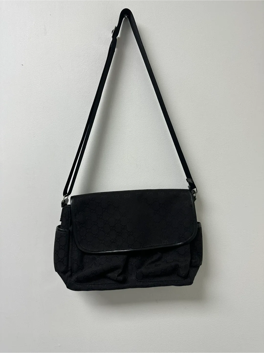 Gucci GG Canvas Messenger Bag image indicator(3)