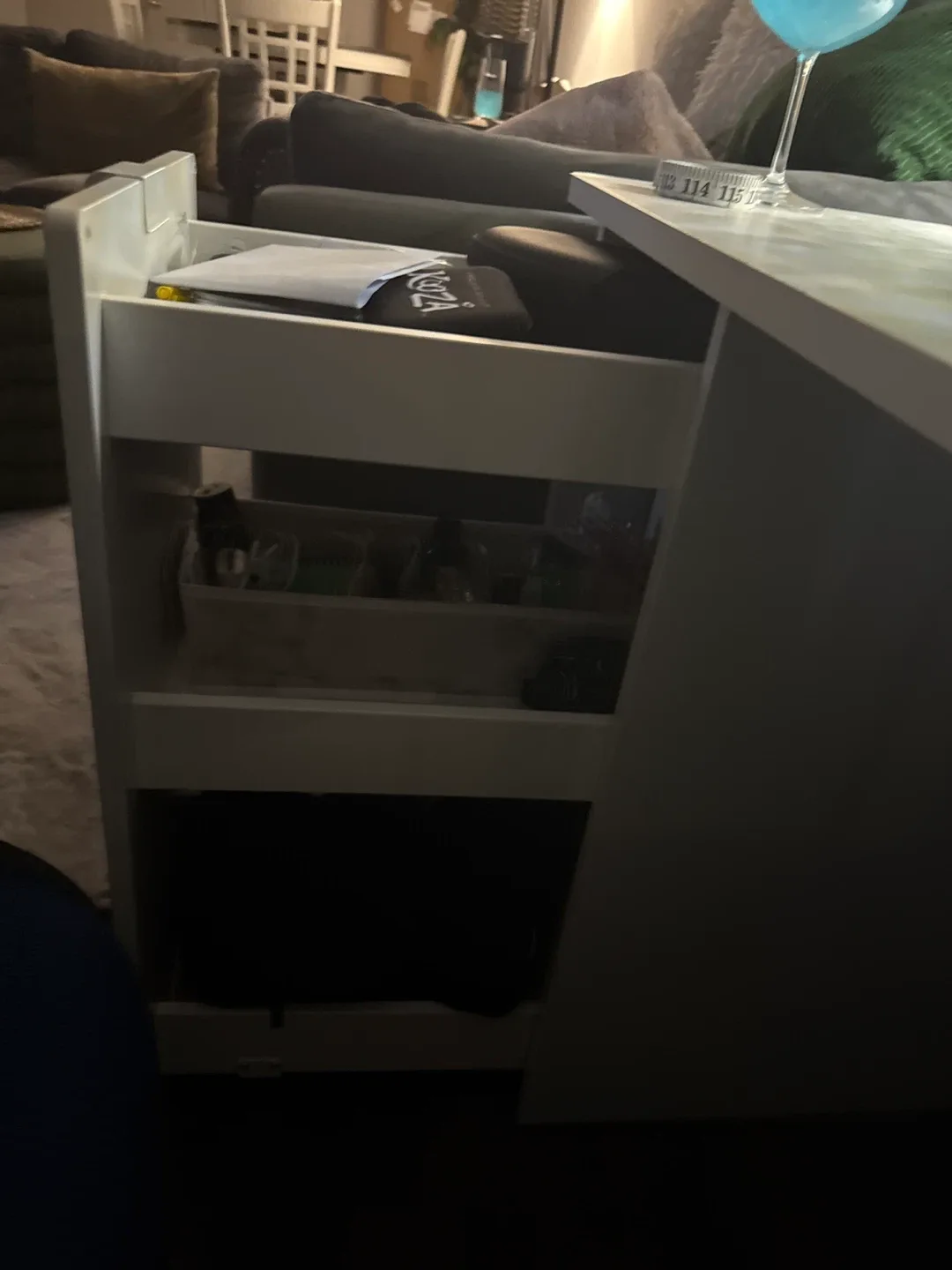 White Desk with Storage image indicator(3)