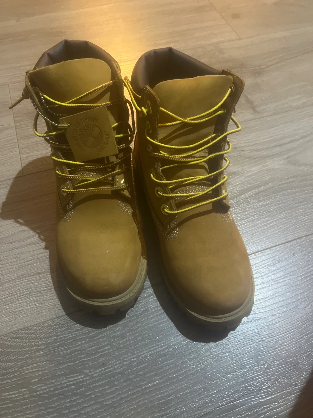 Timberland Classic Boots - Size 4 - photo 2