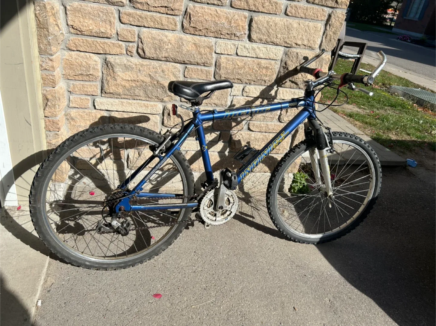 2 Vintage Samurai Bicycle - Maroon and Blue image indicator(9)