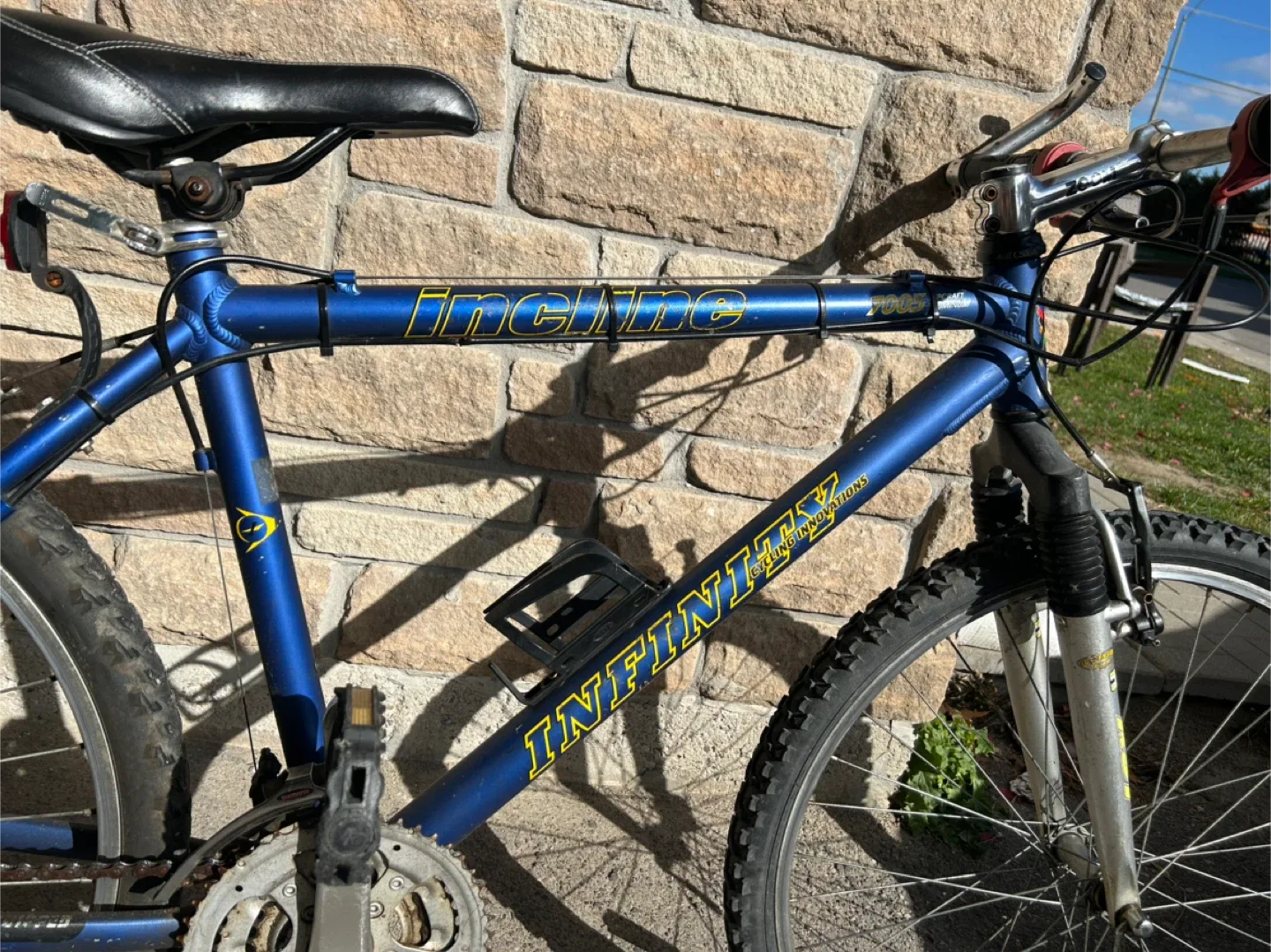 2 Vintage Samurai Bicycle - Maroon and Blue image indicator(8)