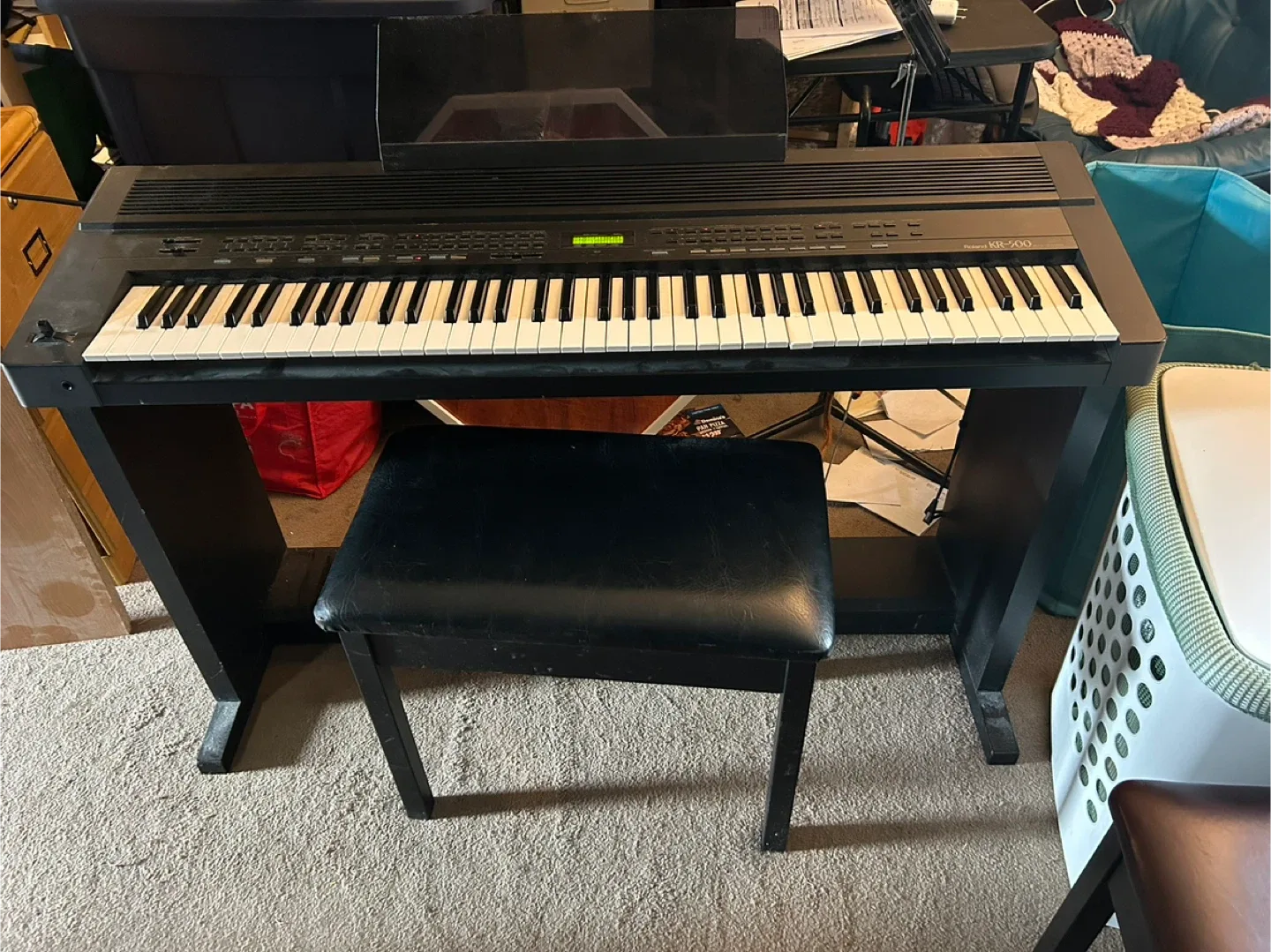 Roland KR-500 Digital Keyboard with Bench