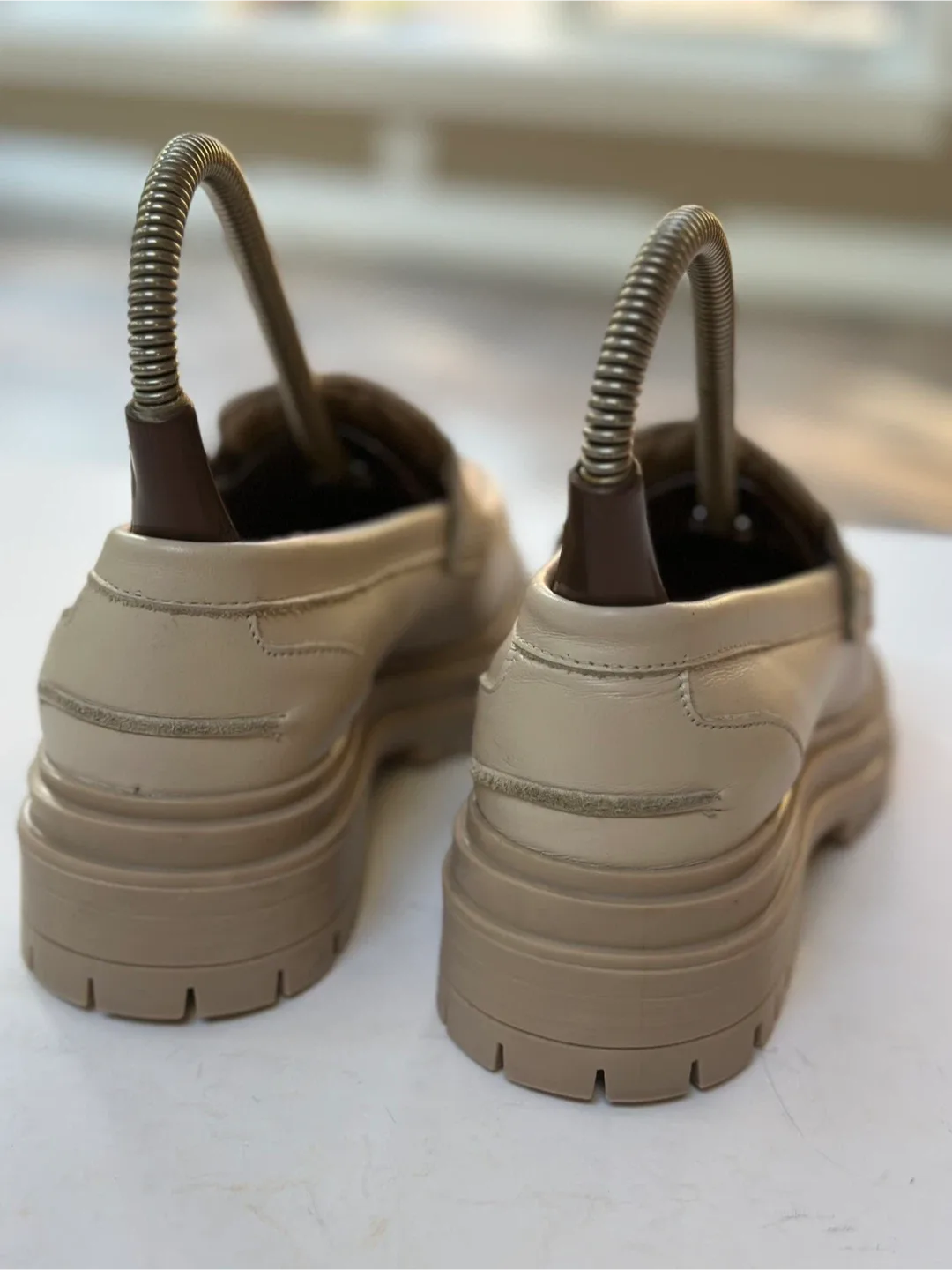 Like NEW!  REISS Chunky Leather Loafers Size EUR 37/ US 6-6.5 image indicator(4)