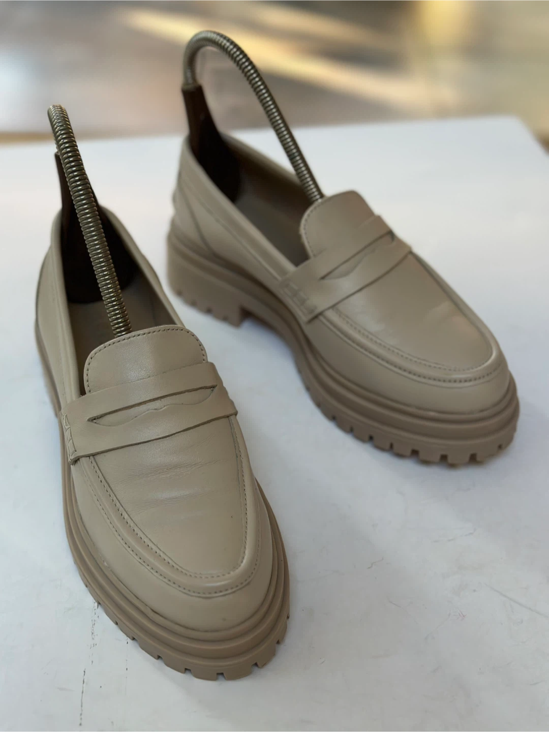 Like NEW!  REISS Chunky Leather Loafers Size EUR 37/ US 6-6.5 - photo 5