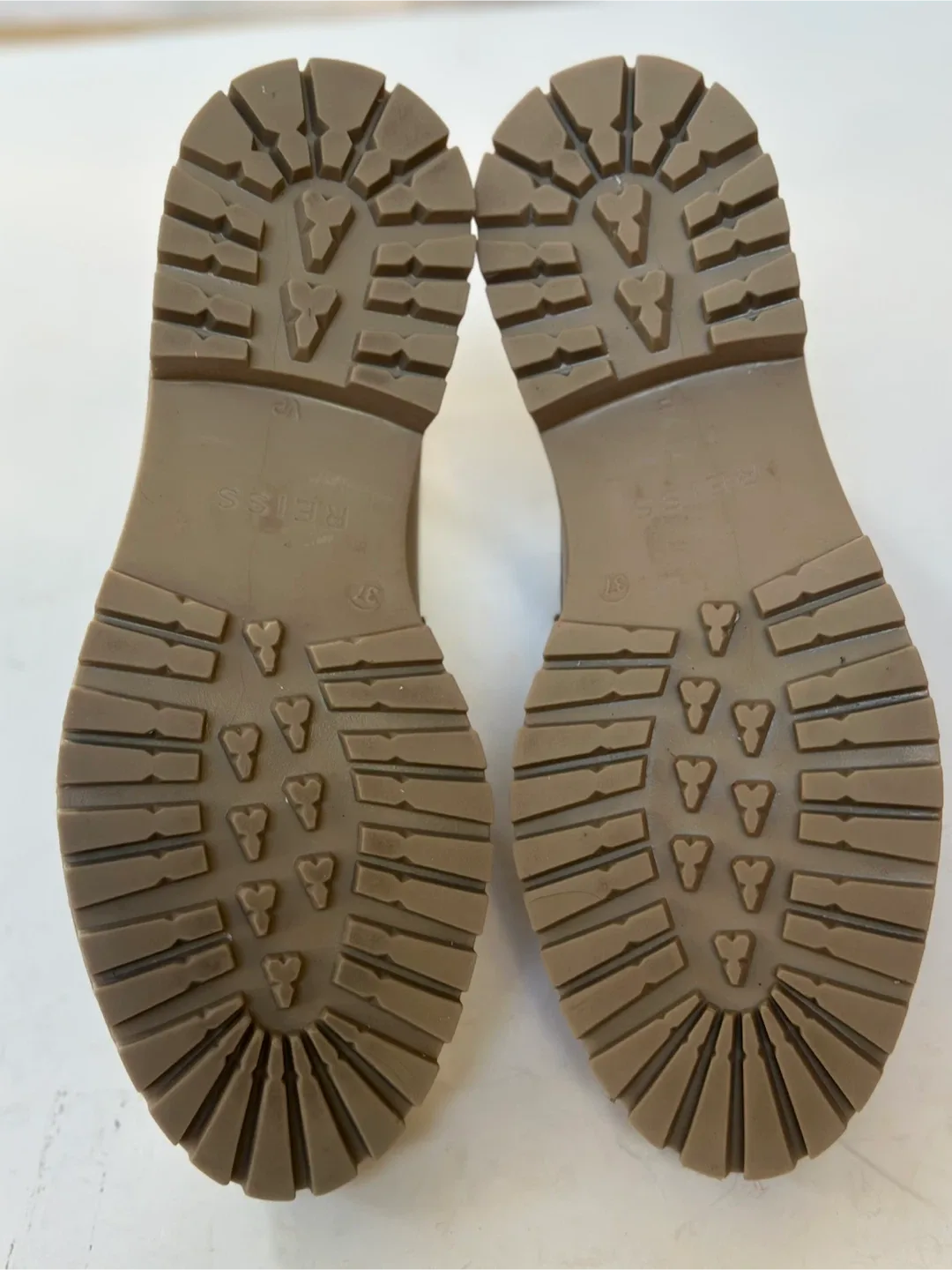 Like NEW!  REISS Chunky Leather Loafers Size EUR 37/ US 6-6.5 image indicator(3)