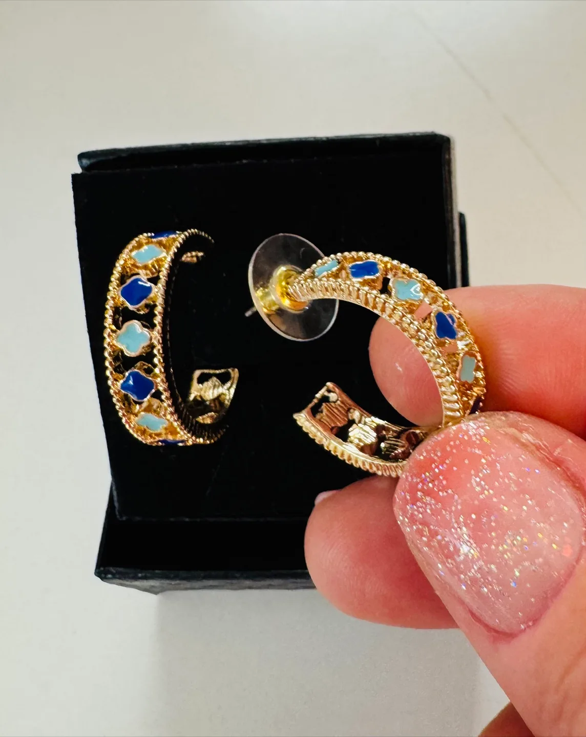 Gold 14k Plated mini Clover Hoop Earrings image indicator(3)