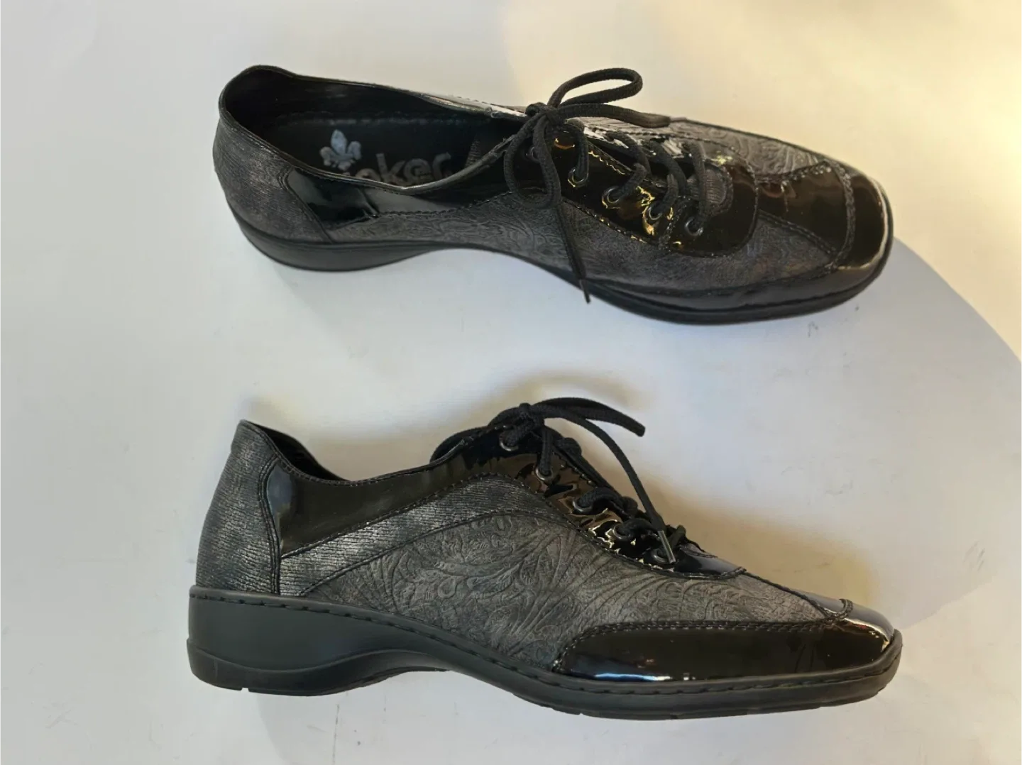 Like NEW ! RIEKER Leather Sneakers Size EUR 40 / US 9-9.5 image indicator(3)