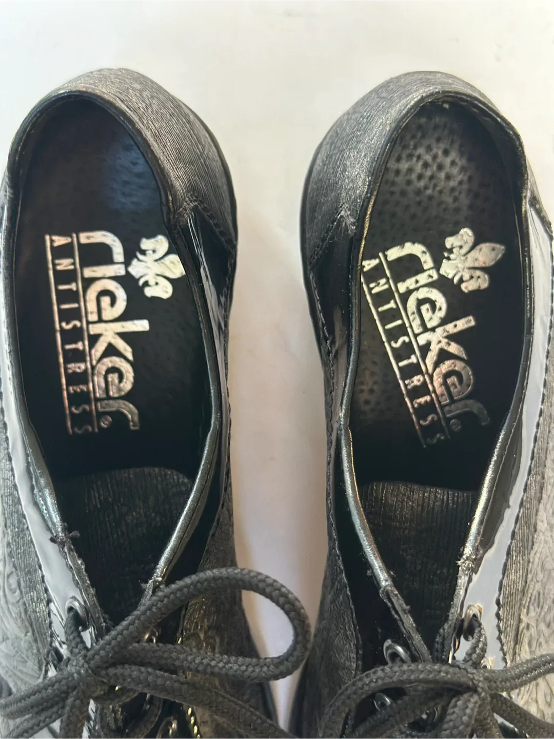 Like NEW ! RIEKER Leather Sneakers Size EUR 40 / US 9-9.5 image indicator(6)