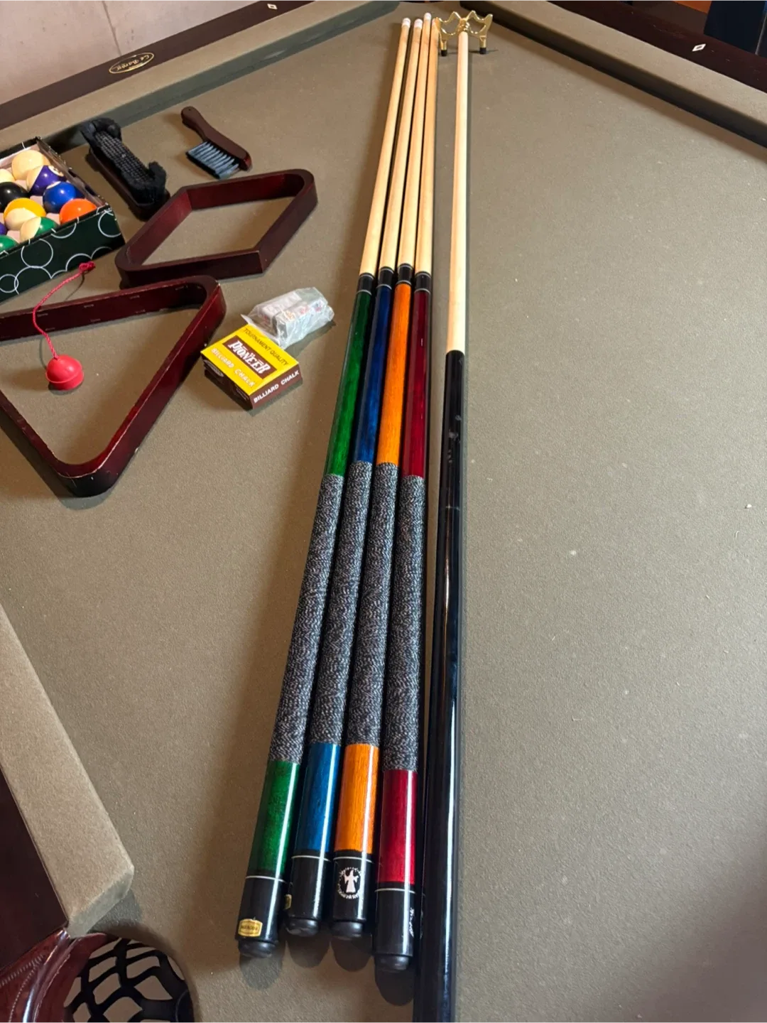 Le Baron Authentic 8ft Pool Table with Accessories image indicator(6)