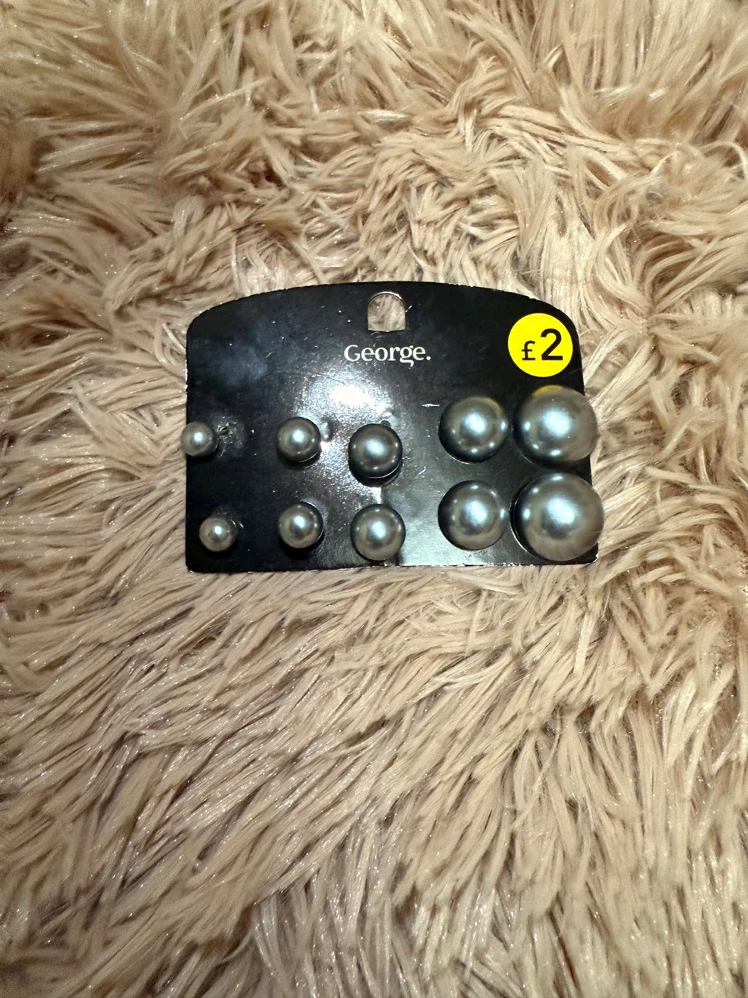 Collection of earrings image indicator(2)