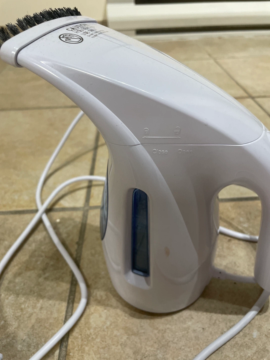 White Handheld Garment Steamer - photo 3