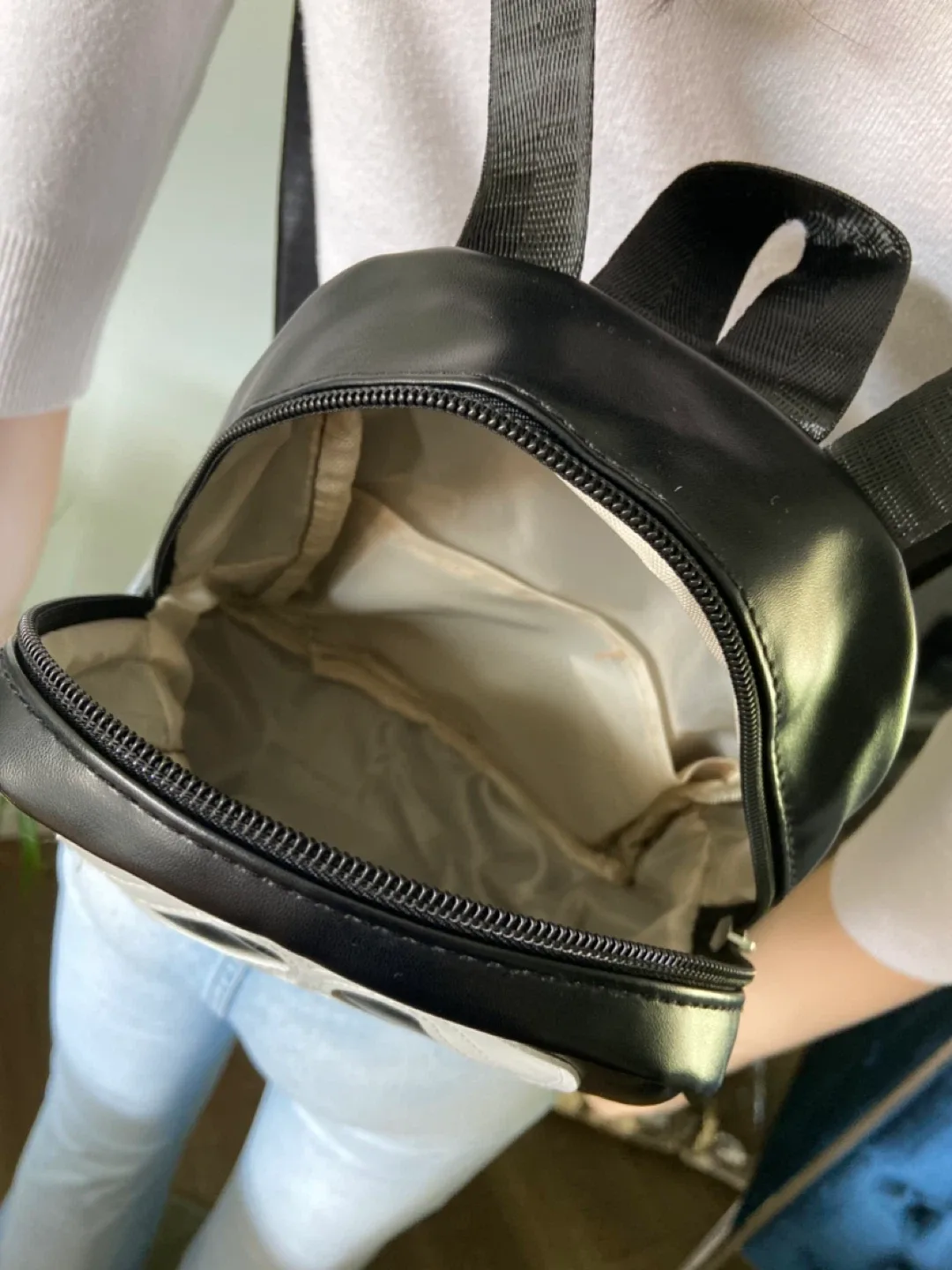 NEW: Halloween Scream Ghost Face Mini Backpack image indicator(2)