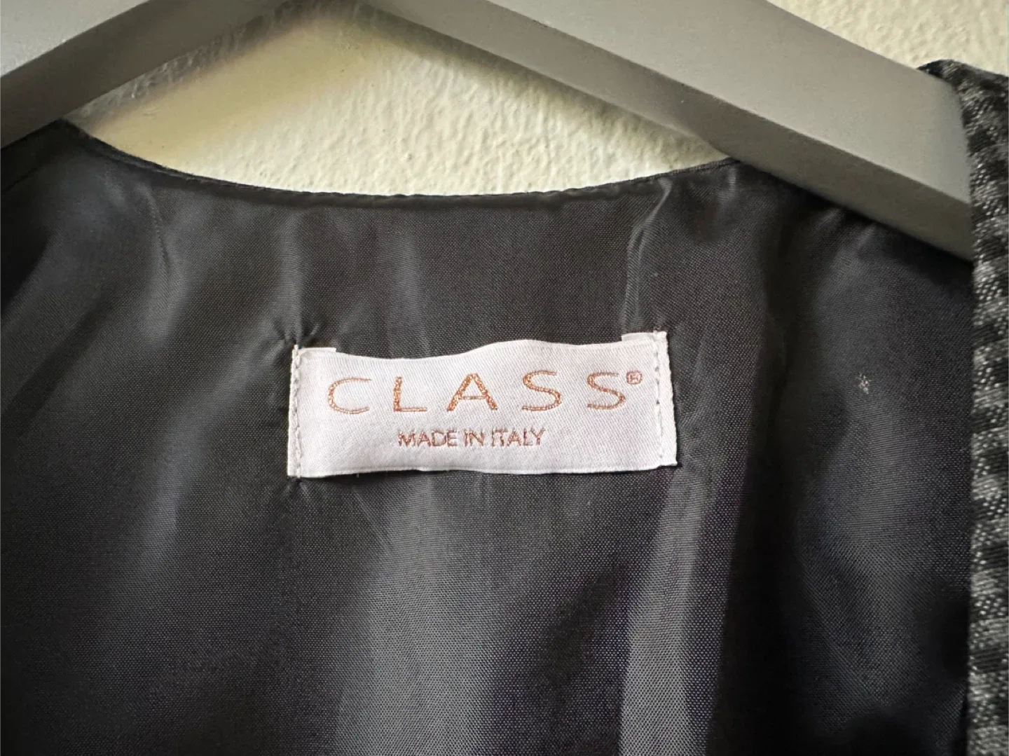 CLASS Made in Italy Vest + Dress Pants - Size 44 image indicator(5)