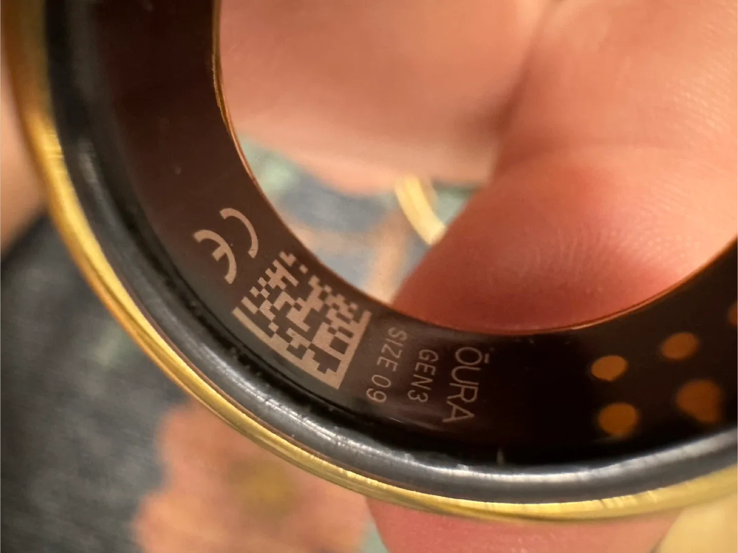 Gold Oura Ring Gen 3 - Size 9 image indicator(6)