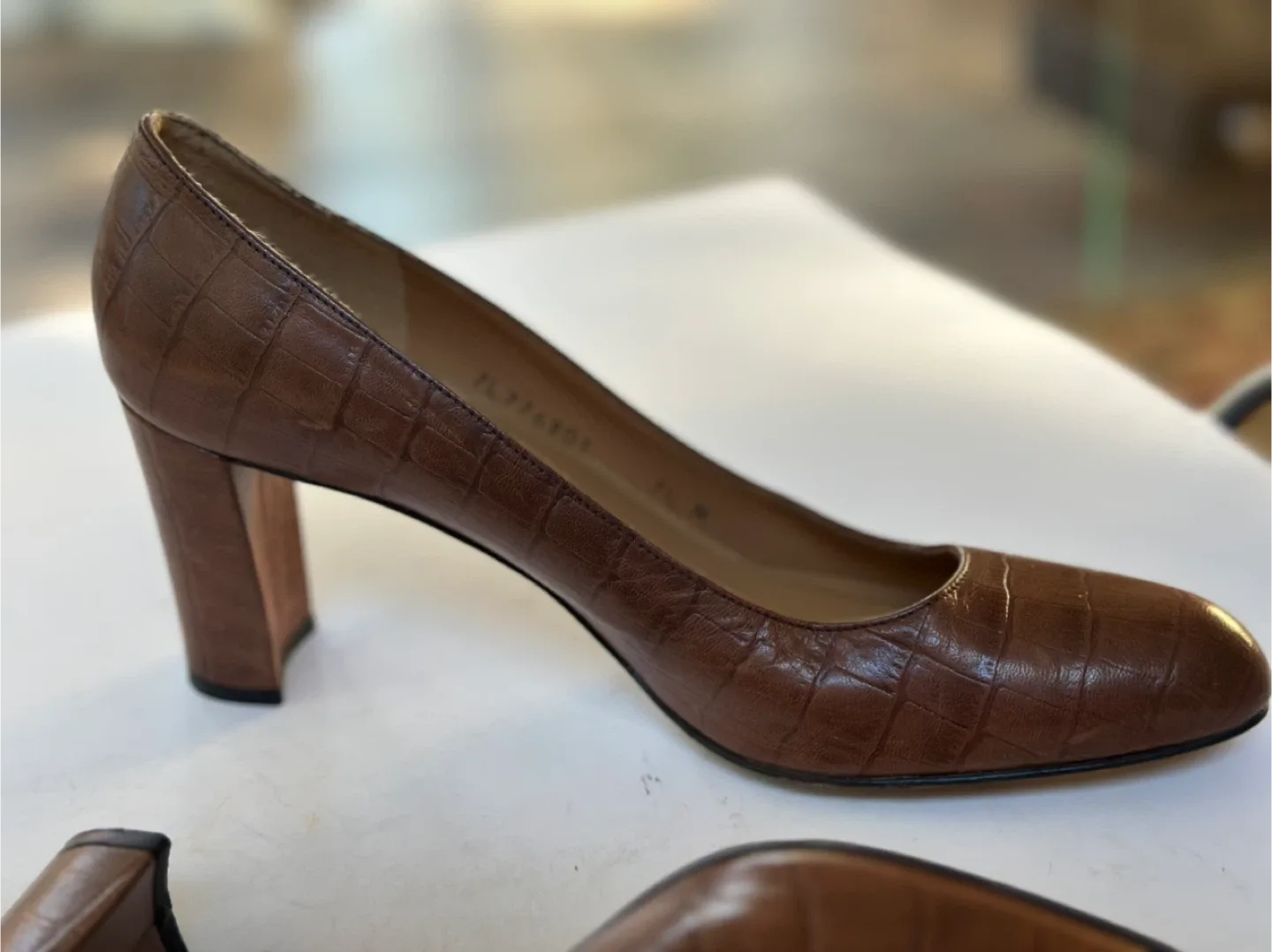 STUART WEITZMAN Brown Leather Heels, Size 7.5 image indicator(5)