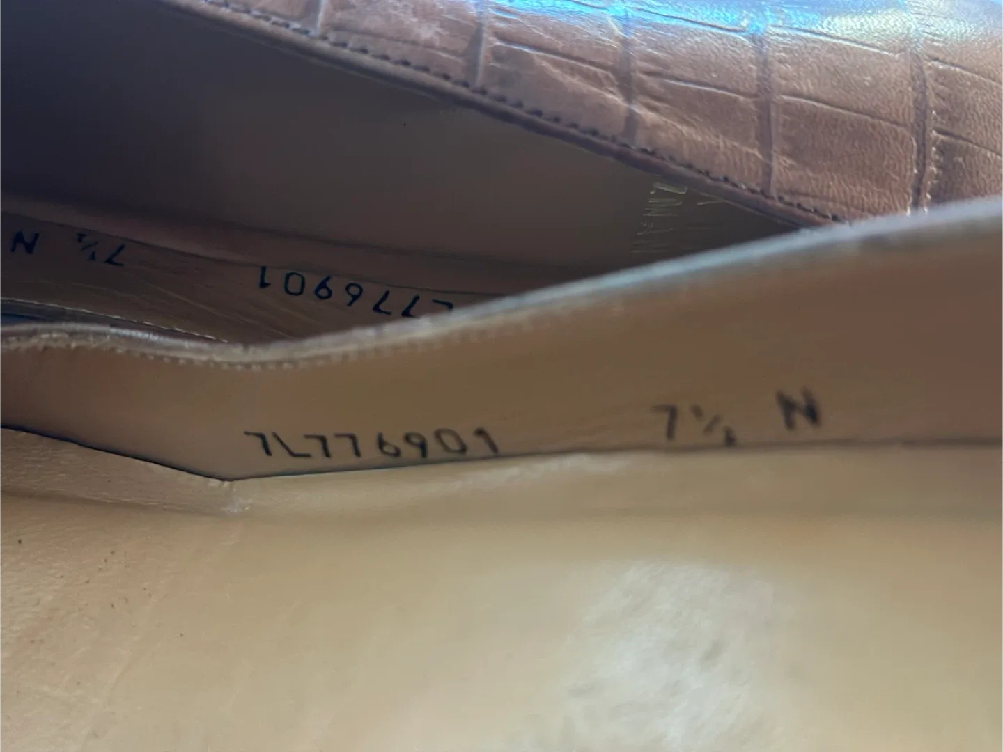 STUART WEITZMAN Brown Leather Heels, Size 7.5 image indicator(8)