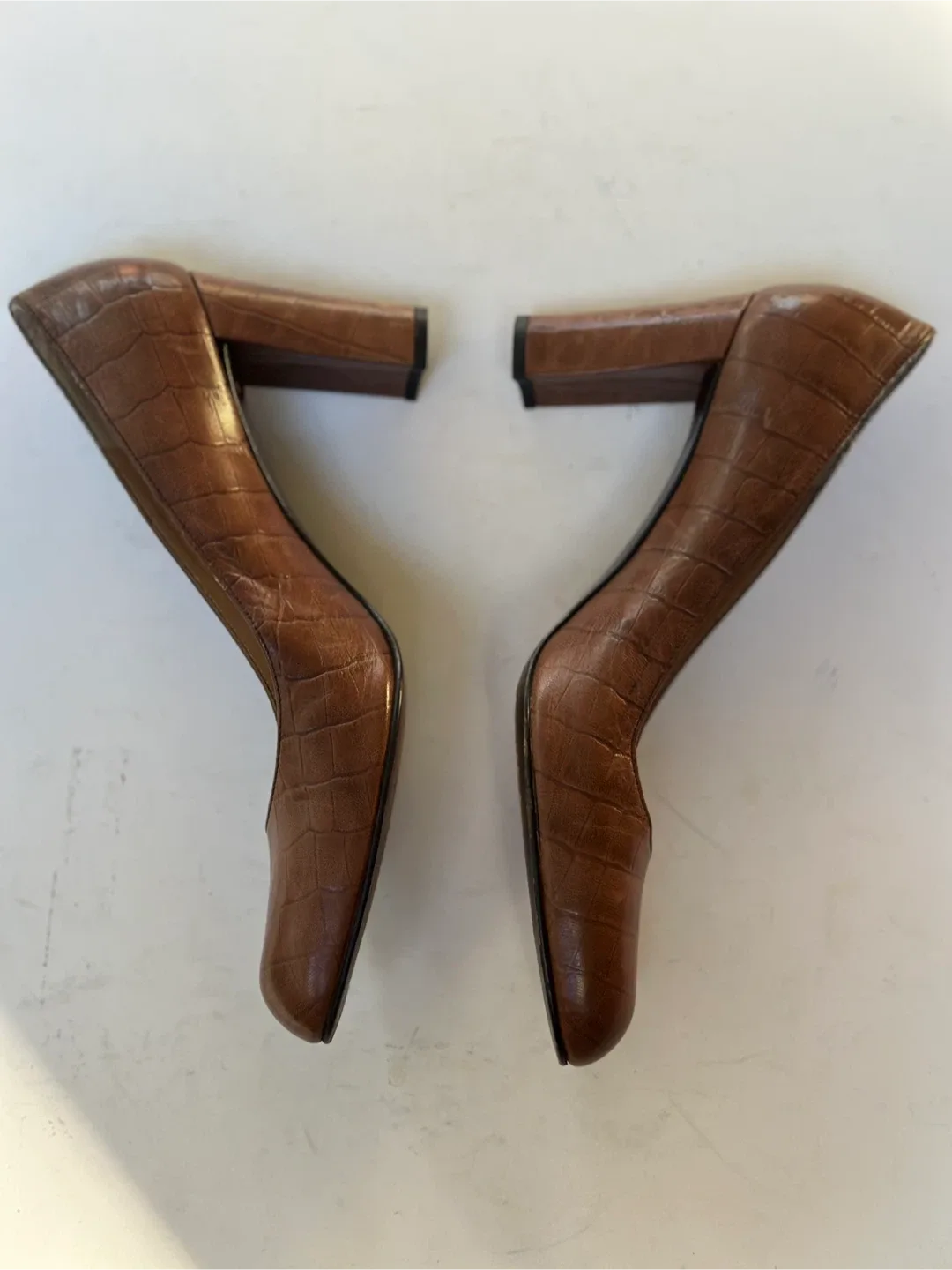 STUART WEITZMAN Brown Leather Heels, Size 7.5 image indicator(7)