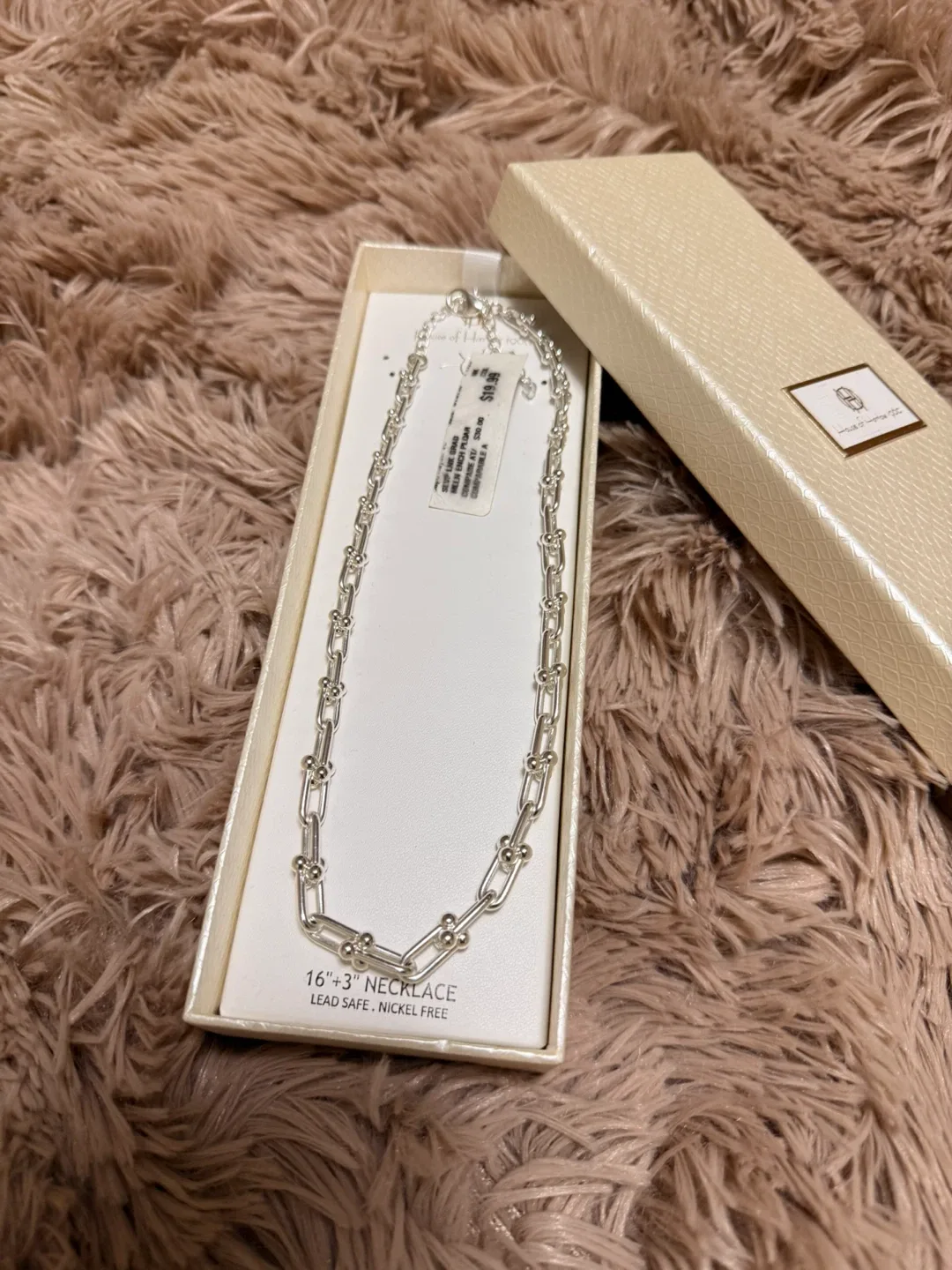 Silver Necklace - New in Box! image indicator(2)