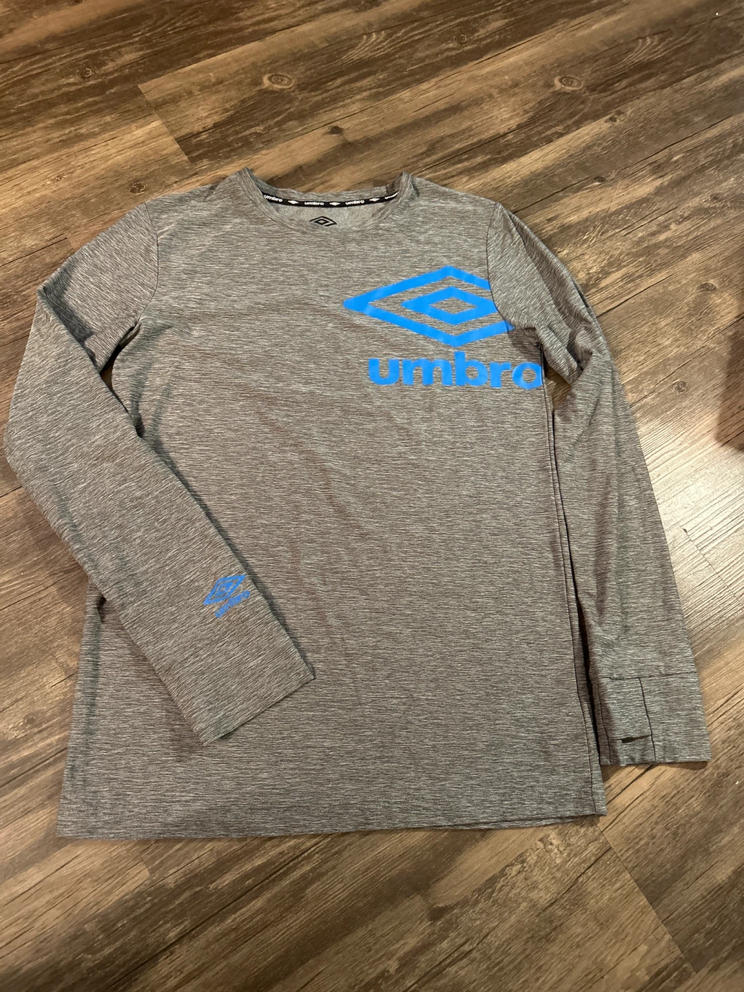 Umbro Gray Long Sleeve Shirt - Size XL (16/18)