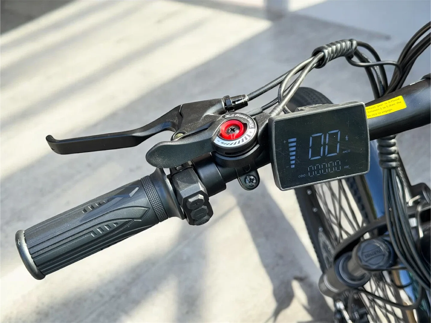 NEW 26" Electric Bike image indicator(3)