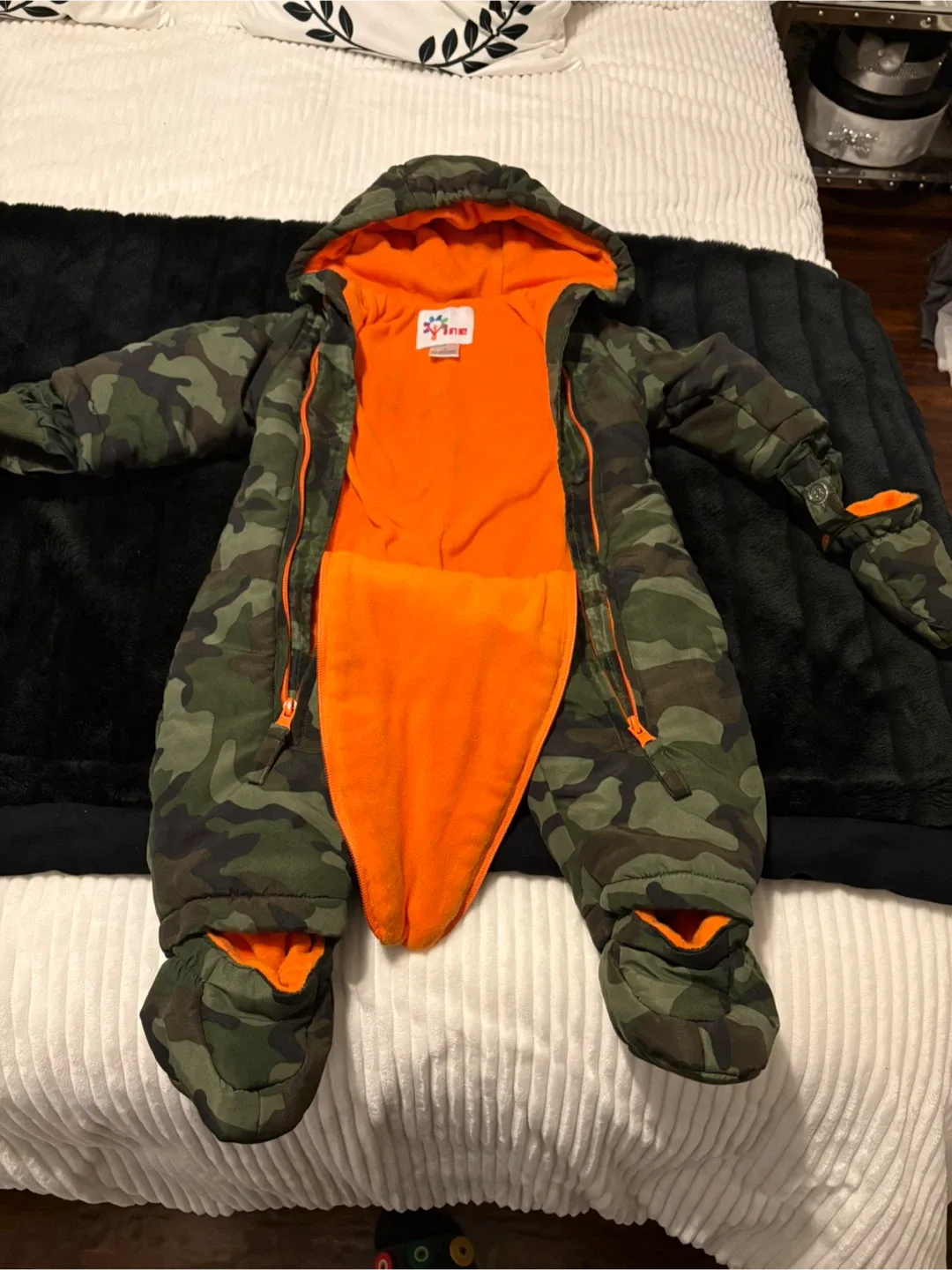 Vine Camo Snowsuit - 6-9M image indicator(3)