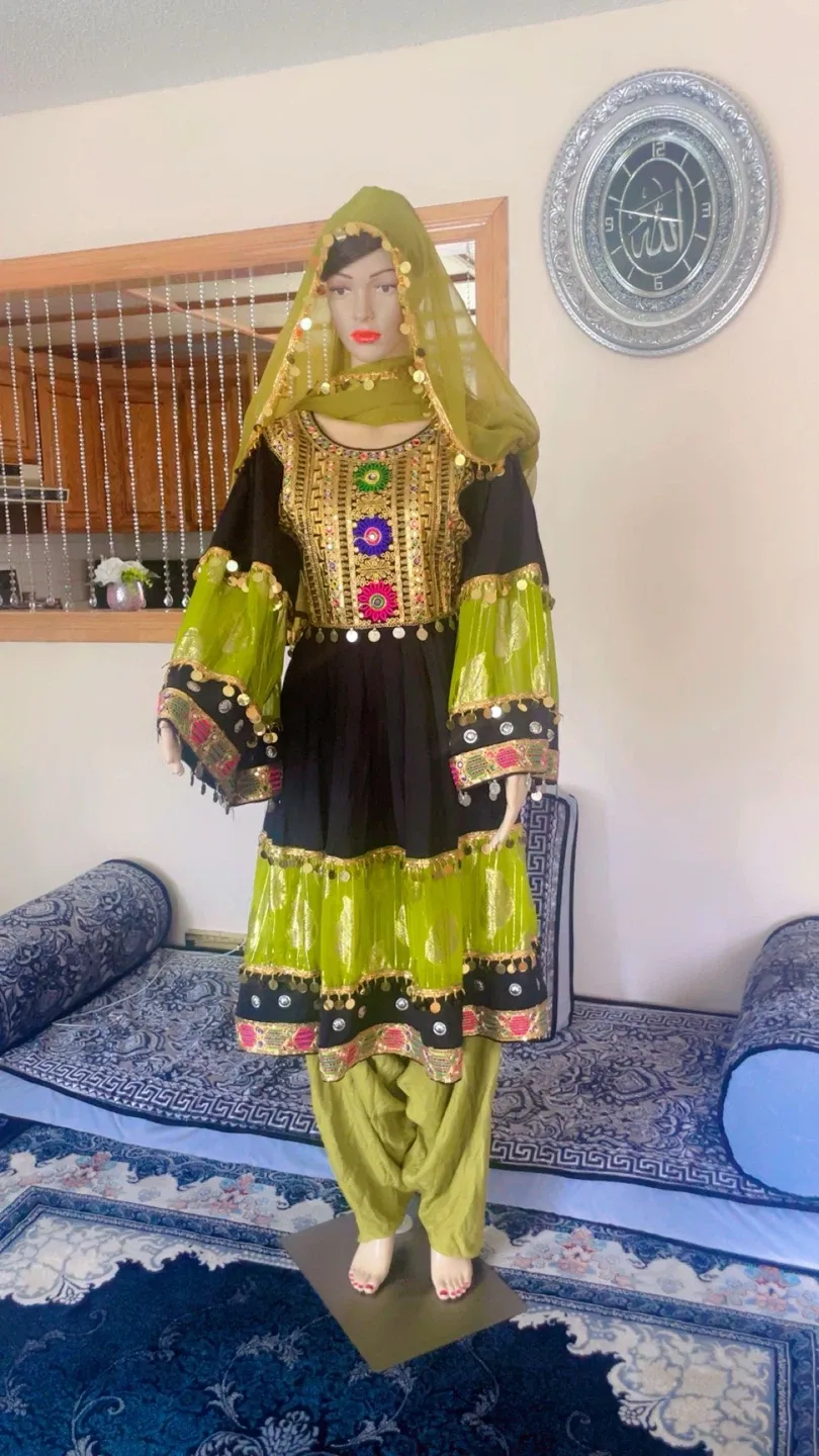 Afghan Traditional Dress image indicator(6)
