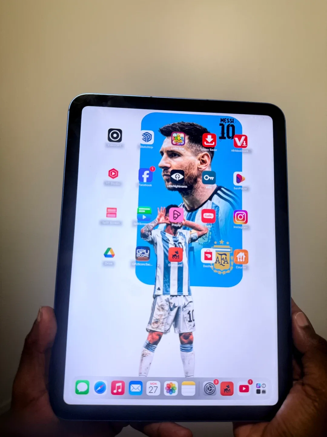 Apple iPad Air Blue image indicator(2)