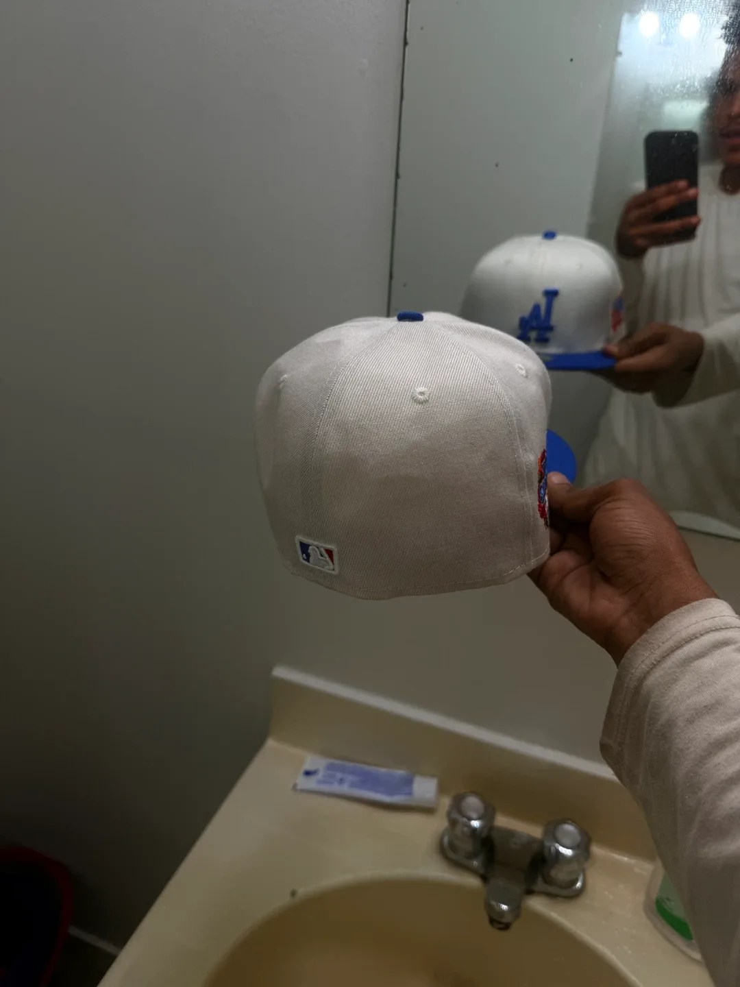 New Era Los Angeles Dodgers World Series Fitted Hat 7 1/2 image indicator(2)