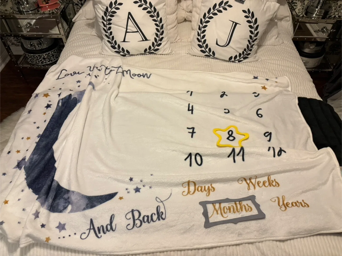 Fluffy Baby Milestone Blanket - Love You to the Moon thumbnail