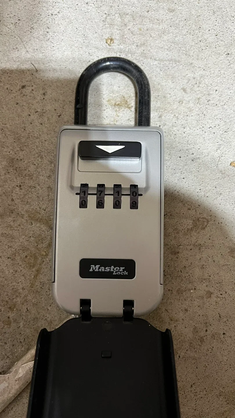 Master Lock Key Lock Box image indicator(2)