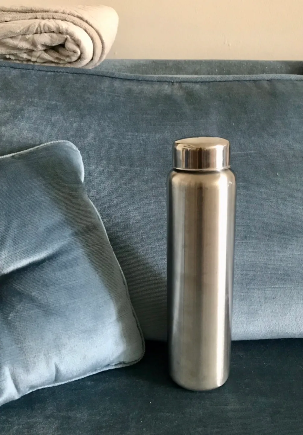 Tall Stainless Steel Bottle For Cold Water & Beverages thumbnail