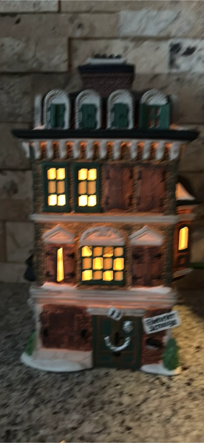Department 56 Dickens' Village - The Flat of Ebenezer Scrooge image indicator(5)