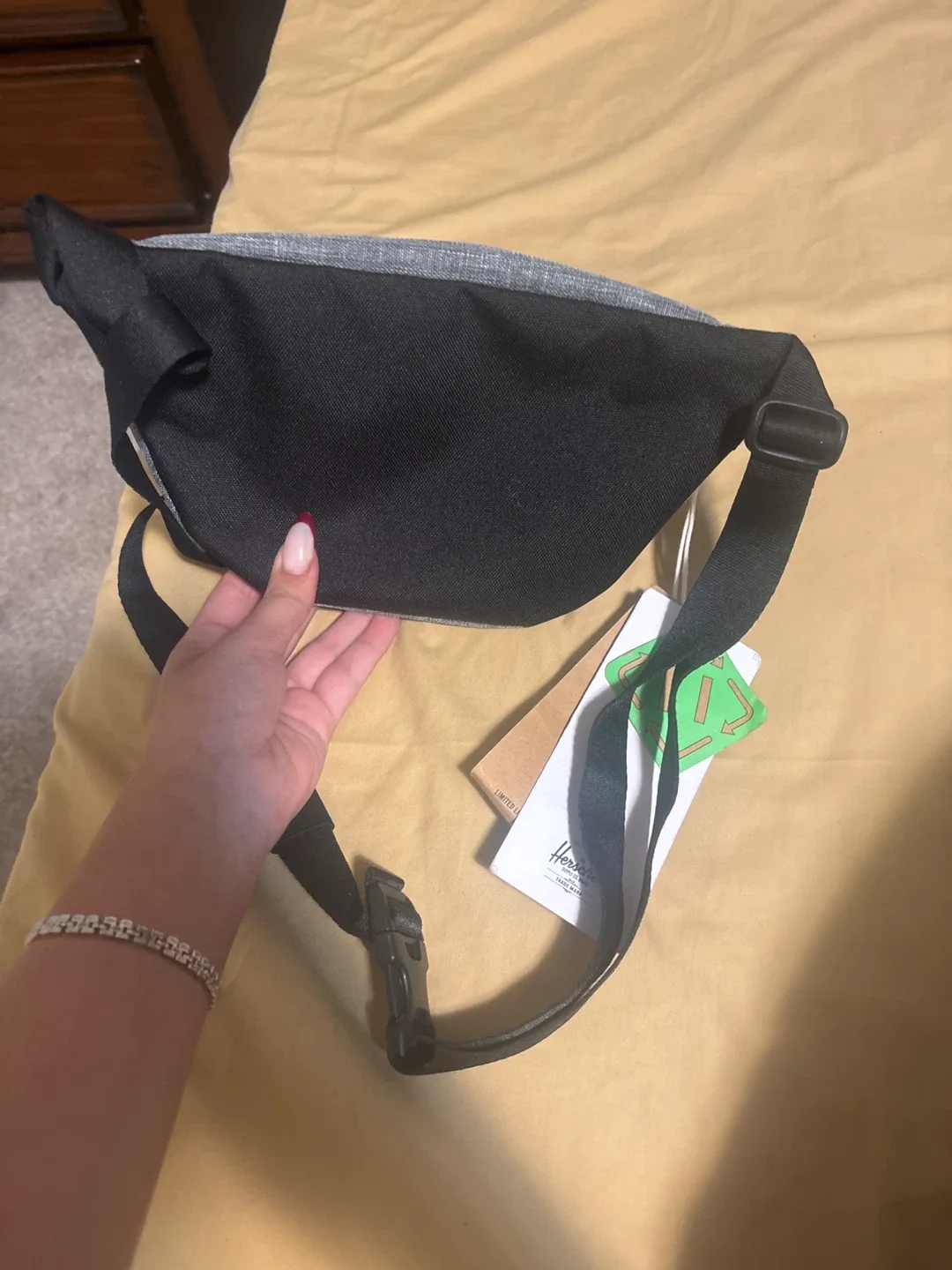 Herschel Classic Hip Pack - Grey image indicator(2)