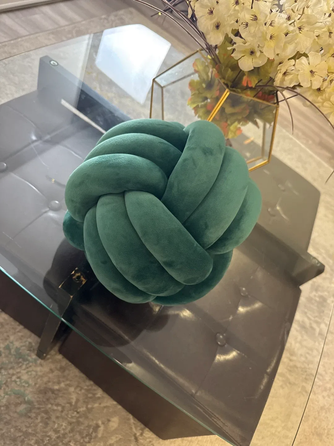 Green Knot Decorative Pillow image indicator(2)
