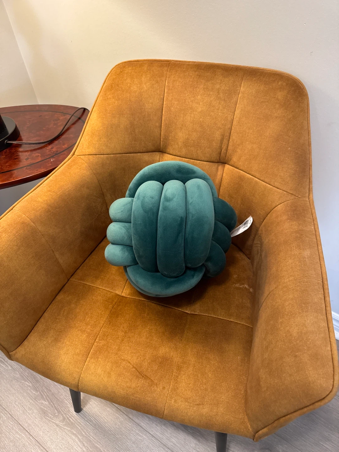 Green Knot Decorative Pillow