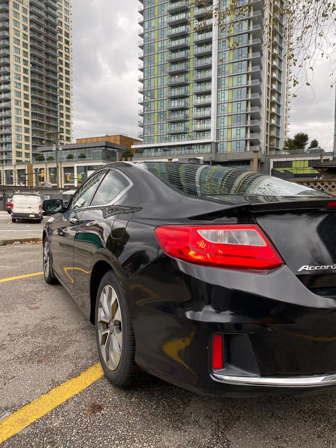 Black Honda Accord Coupe image indicator(4)