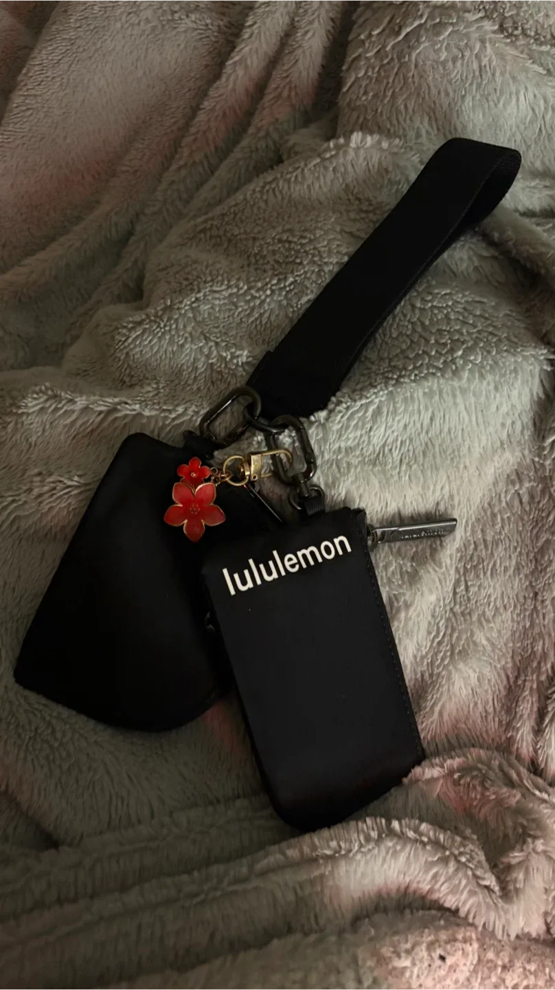 Lululemon black card/coin holder