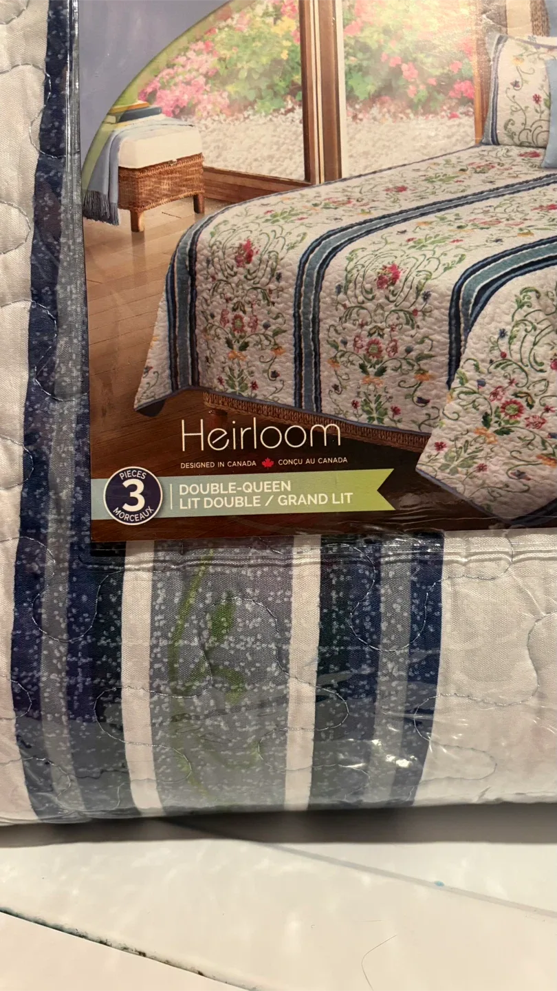 Heirloom Double-Queen Quilt Set - 3 Piece image indicator(2)