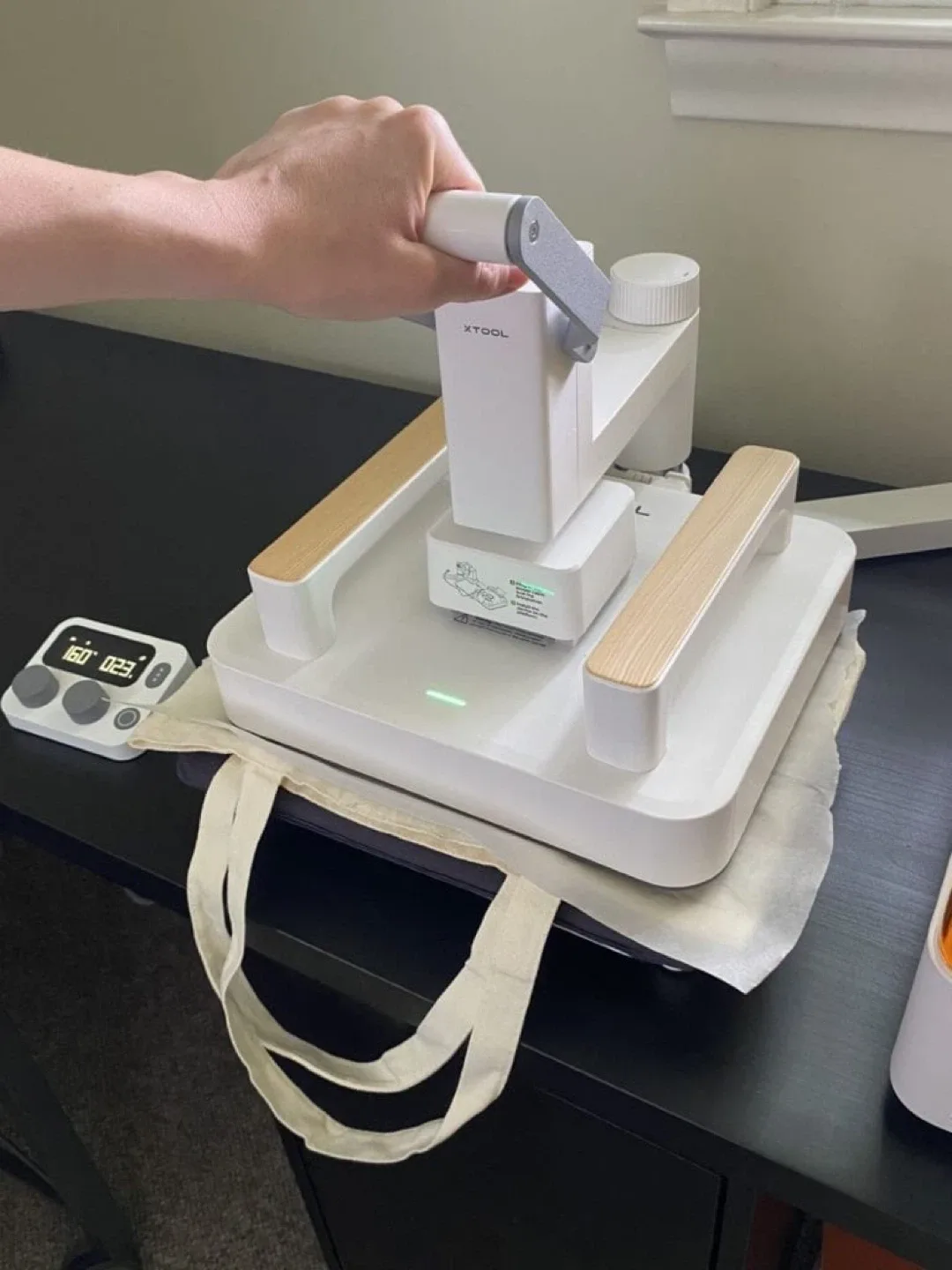 xTool® 3-in-1 Smart Heat Press Machine Kit thumbnail