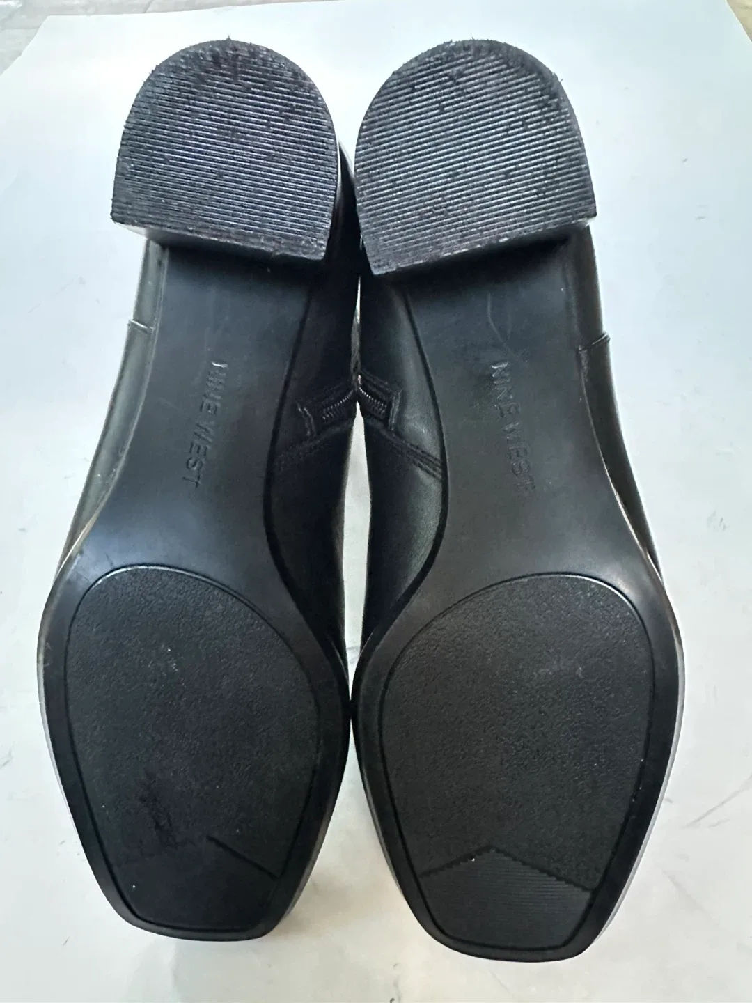 NINE WEST Black Leather Ankle Boots Size 7M image indicator(6)