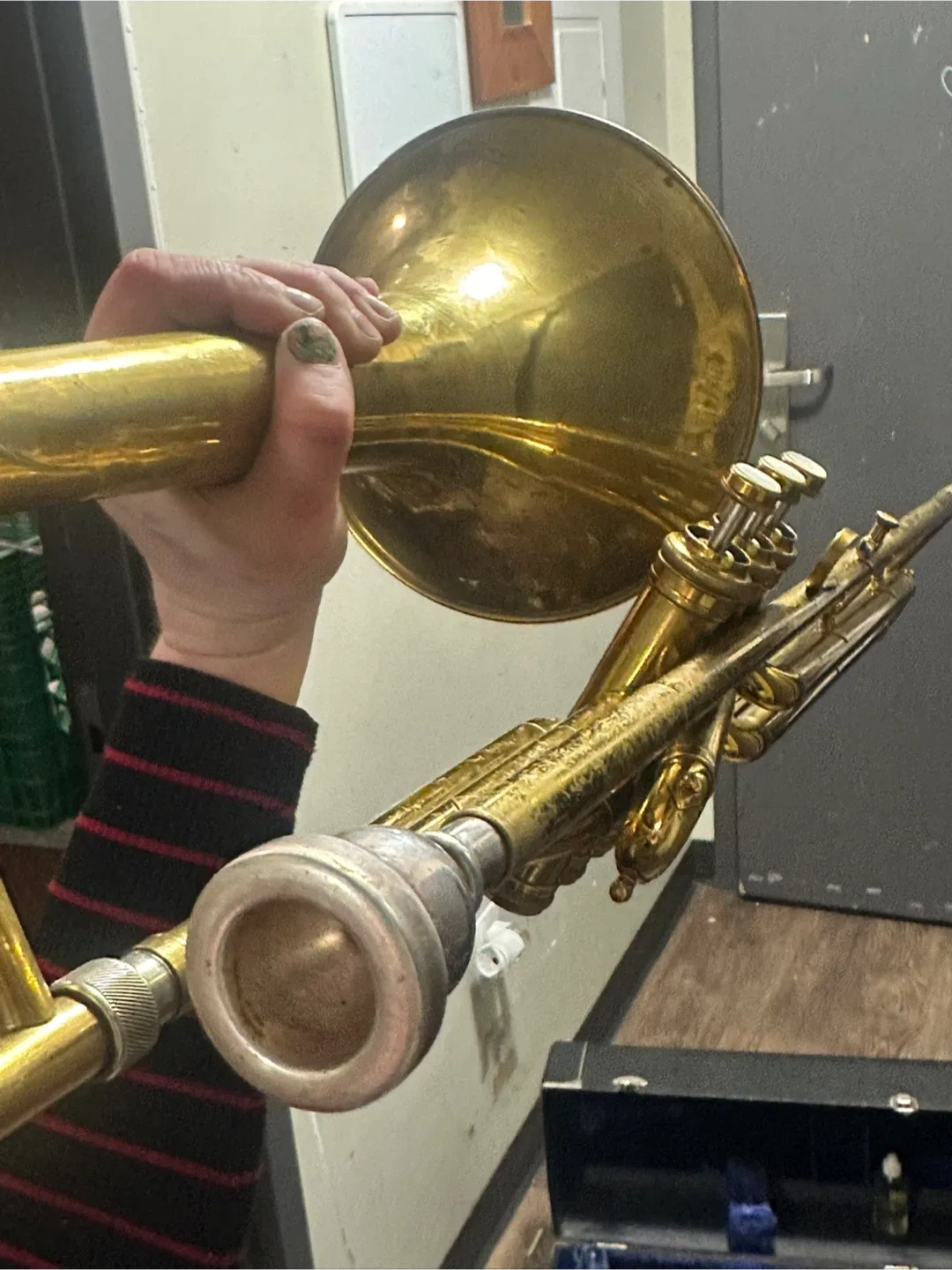 King liberal 2B H.N White Era 1950 used Trombone with Case image indicator(9)