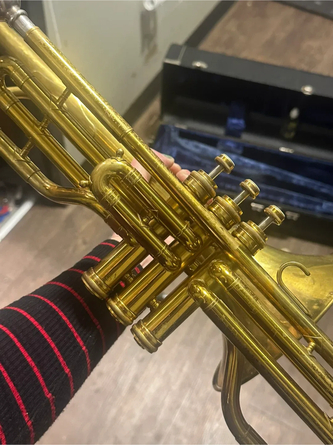 King liberal 2B H.N White Era 1950 used Trombone with Case image indicator(5)