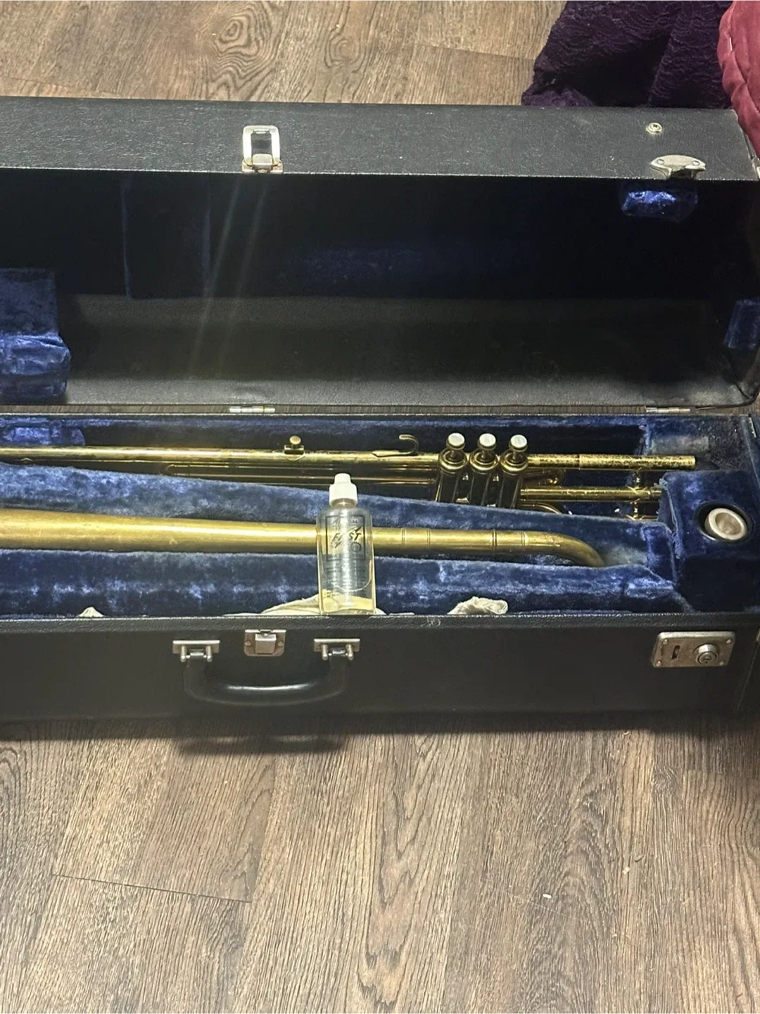 King liberal 2B H.N White Era 1950 used Trombone with Case image indicator(2)